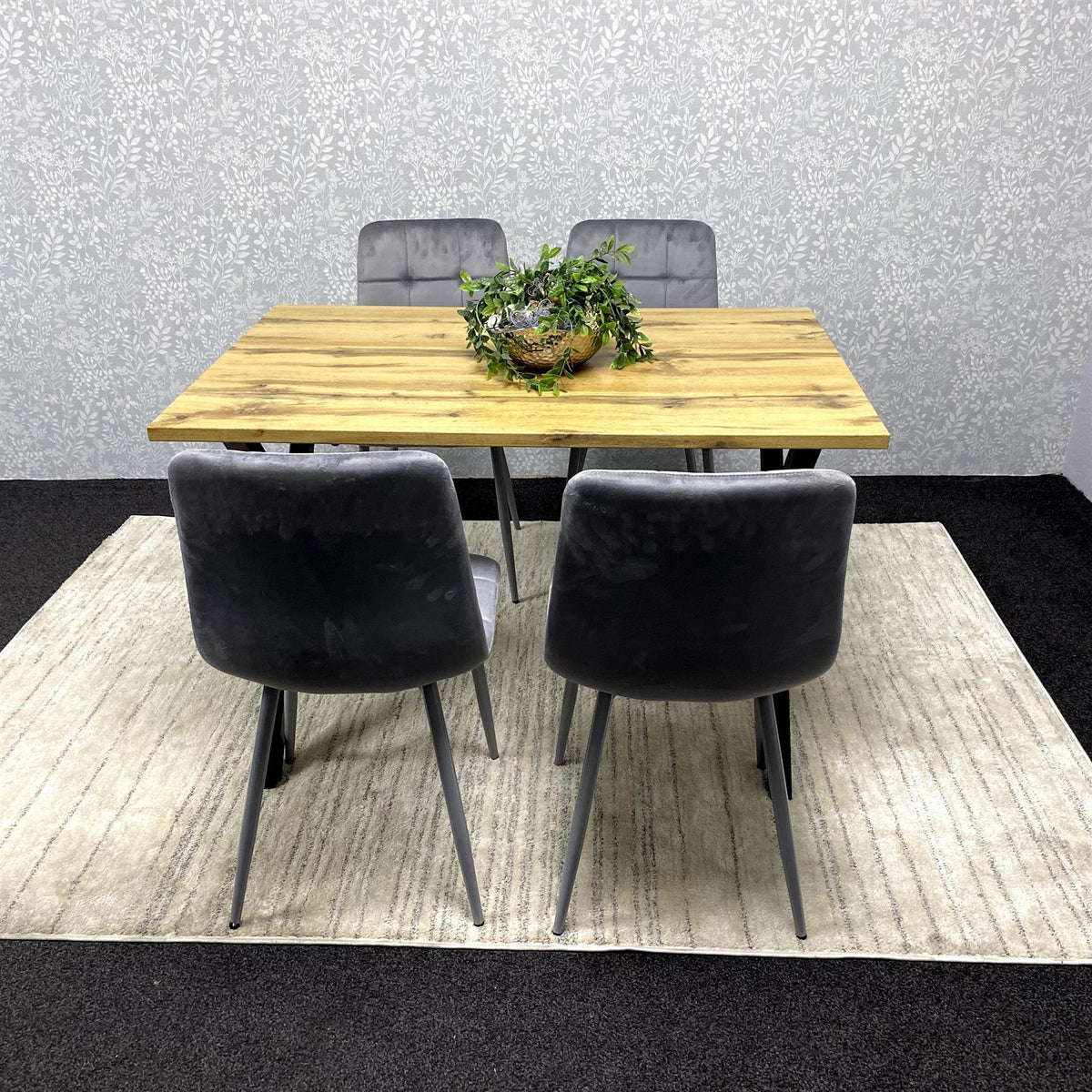Modern Dining Table Set with  4 Grey Velvet Chairs – Wood Effect Tabletop with X-Shaped Metal Legs – Stylish Kitchen or Dining Room Furniture